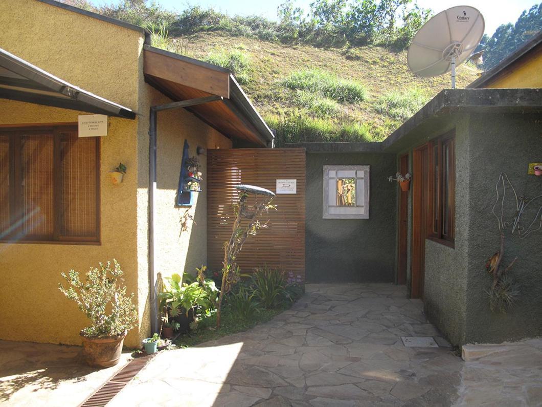 Hospedaria Vila Khepri Gonçalves Exterior foto